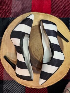 Vintage Christian Siriano Black and White Striped Pointed Toe Pumps